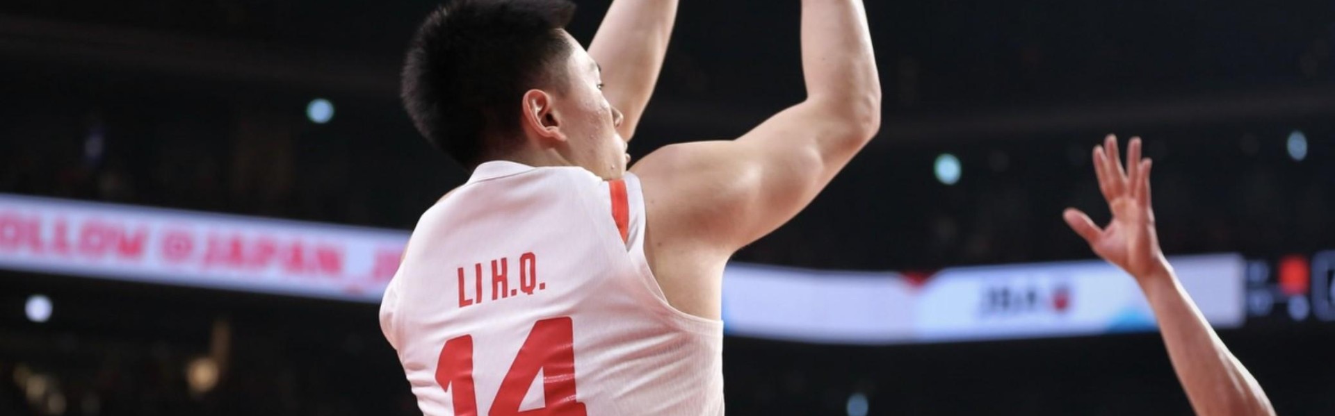 世界杯官方直播平台下载-奶爸超绝表现，李弘权投篮6中3得9分10板，正负值全队最高+21